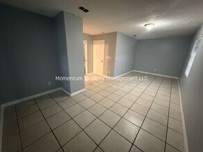 8405 N Elmer St in Tampa, FL - Building Photo - Building Photo
