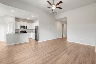 425 Lgt Smt Dr in Katy, TX - Building Photo - Building Photo