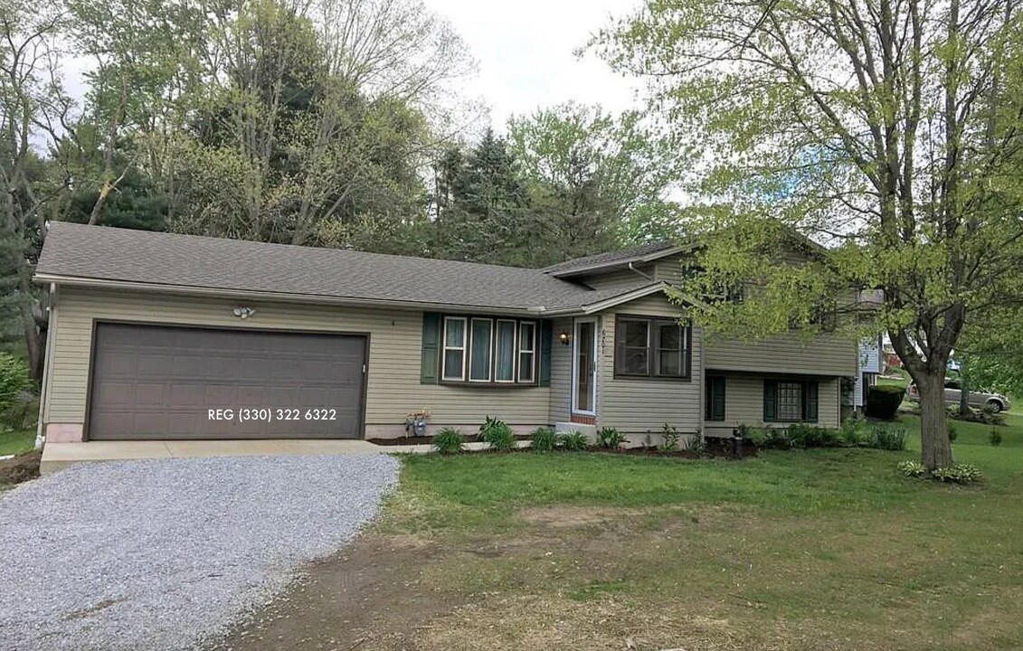 6701 Silver Leaf Ave NW in Canal Fulton, OH - Building Photo