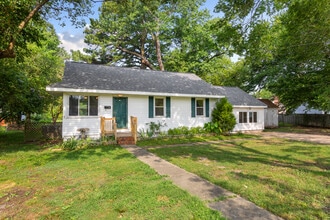 577 Harpersville Rd in Newport News, VA - Building Photo - Building Photo