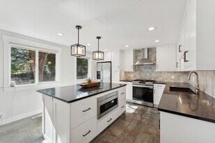 8638 Mount Majestic Rd in Sandy, UT - Building Photo