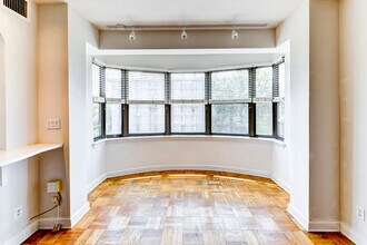 2515 K St NW, Unit 604 in Washington, DC - Building Photo - Building Photo