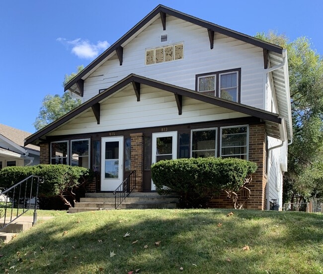 property at 813 N Bancroft St