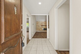 1426 Ashwood Dr in Sugar Land, TX - Building Photo - Building Photo