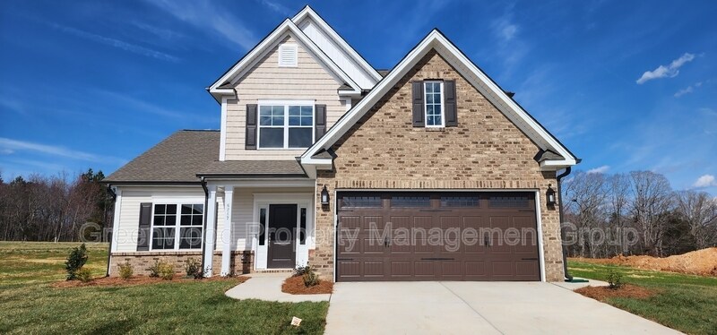 6217 Cadence Dr in Greensboro, NC - Building Photo