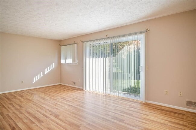 19 Great Wood Ct in Fairport, NY - Building Photo - Building Photo