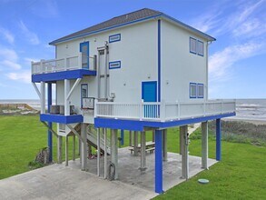 2496 Gilmore in Port Bolivar, TX - Building Photo - Building Photo