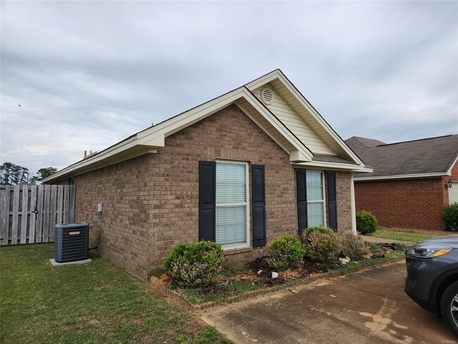 1804 Cotton Blossom Way in Prattville, AL - Building Photo - Building Photo