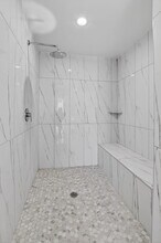 350 W Hidden Valley Blvd-Unit -102 in Boca Raton, FL - Foto de edificio - Building Photo