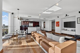 6000 Island Blvd in Aventura, FL - Foto de edificio - Building Photo