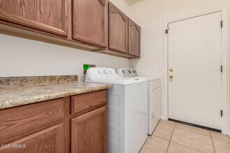 7352 W Valencia Dr in Phoenix, AZ - Building Photo - Building Photo