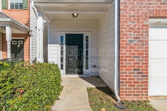 2817 Windsor Forrest Ct in Atlanta, GA - Building Photo - Building Photo