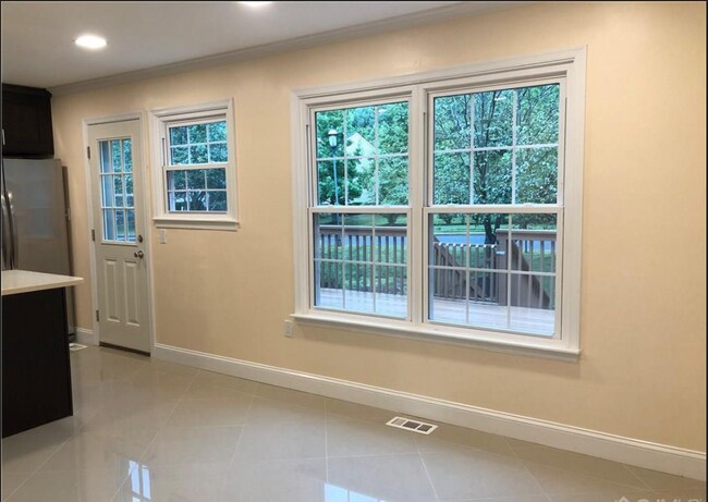 1 Mochen Ct in Sayreville, NJ - Building Photo - Building Photo