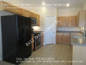 8452 Teton Crest Pl in Las Vegas, NV - Building Photo - Building Photo