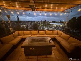 8739 Thermal St in Oakland, CA - Building Photo