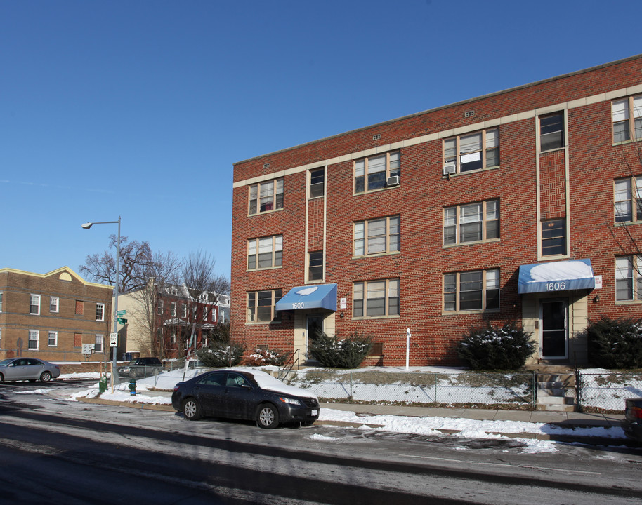 1600 Independence Ave SE in Washington, DC - Building Photo