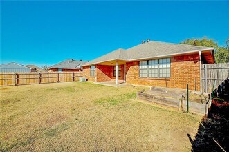 604 NE 21st St in Moore, OK - Building Photo - Building Photo