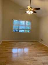 34 Nesaquake Ave in Port Washington, NY - Foto de edificio - Building Photo