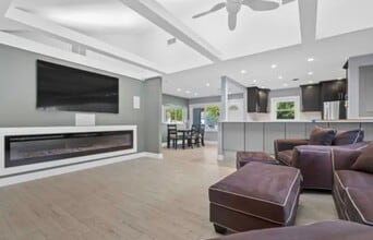 4 Hellstrom Rd in East Haven, CT - Building Photo - Building Photo
