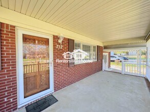 712 Woodstock Rd in Virginia Beach, VA - Building Photo - Building Photo