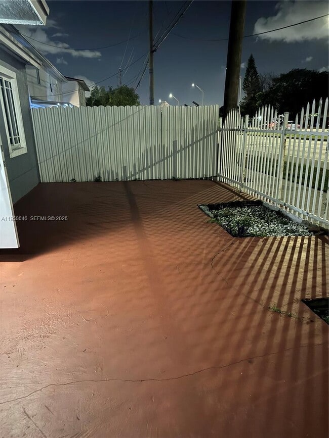 19317 NW 47th Ave in Miami Gardens, FL - Building Photo - Building Photo