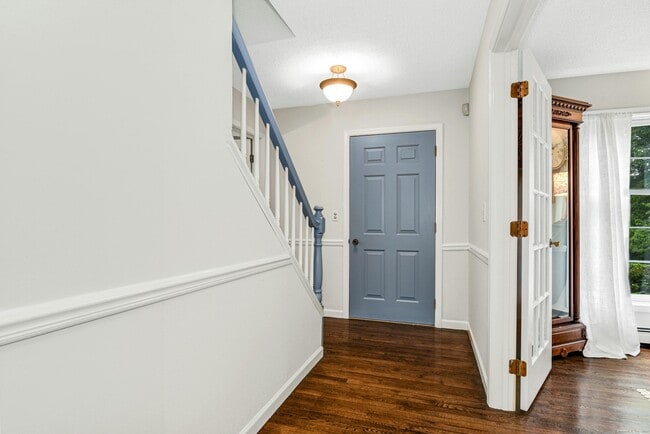102A Chambers Rd in Danbury, CT - Building Photo - Building Photo