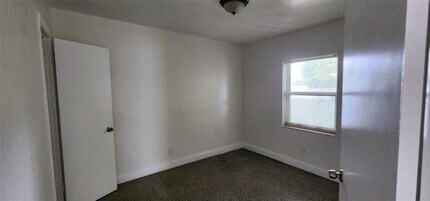 2711 Lincoln St in Hollywood, FL - Building Photo - Building Photo