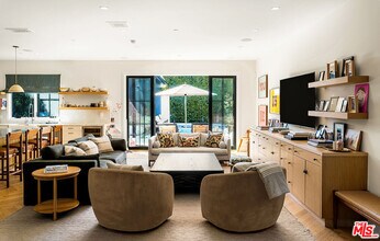 1099 Nowita Pl in Los Angeles, CA - Building Photo - Building Photo