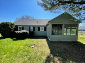2 Runnymede Ln in Madison, CT - Building Photo - Building Photo