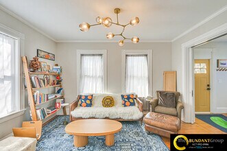 44 Cottage St in Watertown, MA - Foto de edificio - Building Photo