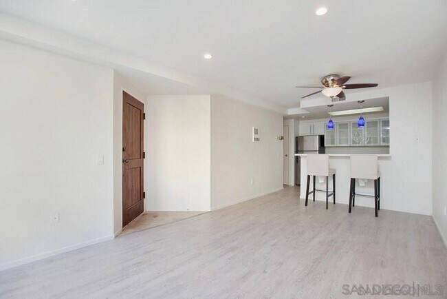 3941 Nobel Dr, Unit 163 in San Diego, CA - Building Photo - Building Photo