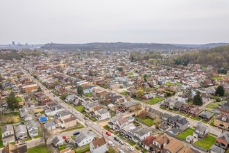 1307 Woodward Ave in Mckees Rocks, PA - Foto de edificio - Building Photo