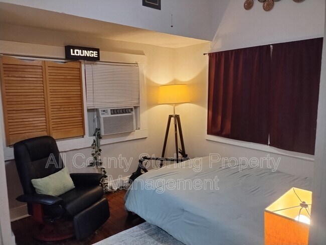 237 SW 2nd Pl