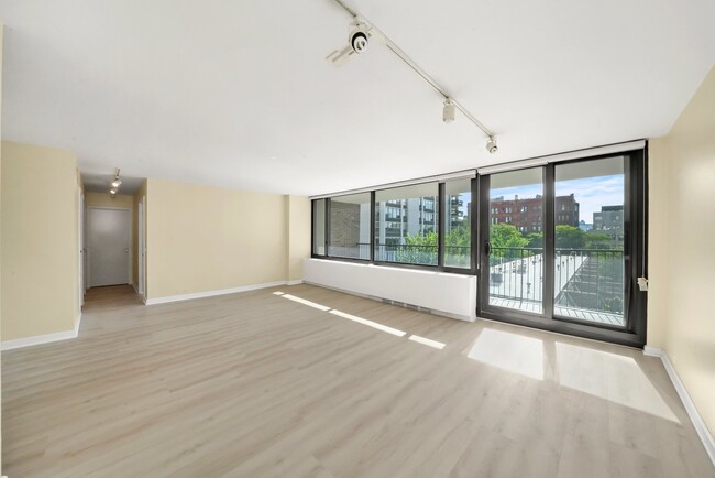 1555 N Sandburg Ter, Unit 401K in Chicago, IL - Building Photo - Building Photo