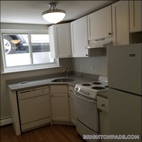 63 Selkirk Rd in Boston, MA - Building Photo