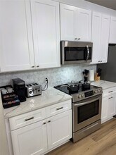 1021 Calvin St in Houston, TX - Building Photo - Building Photo