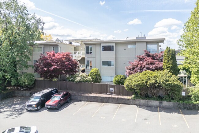 33682 Marshall Rd in Abbotsford, BC - Building Photo - Building Photo