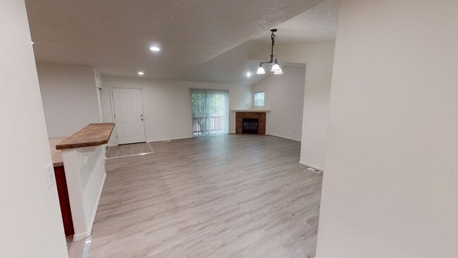 38796 Cascadia Village Dr in Sandy, OR - Building Photo - Building Photo