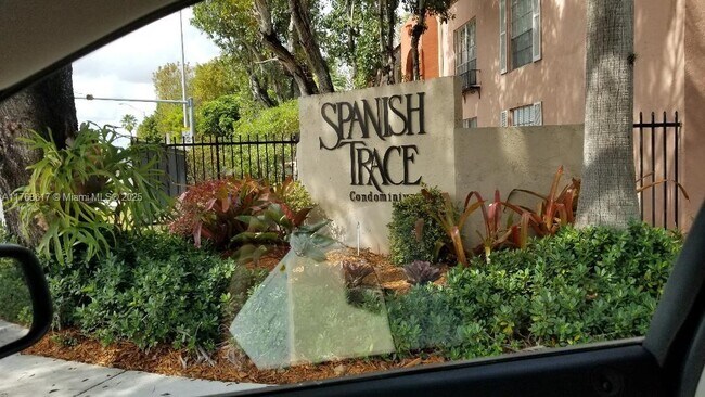 property at 10832 N Kendall Dr