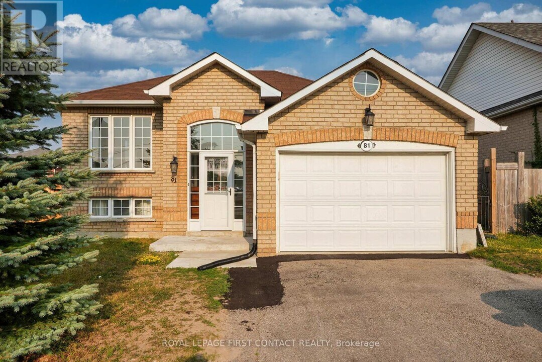 81 Livingstone St E in Barrie, ON - Building Photo