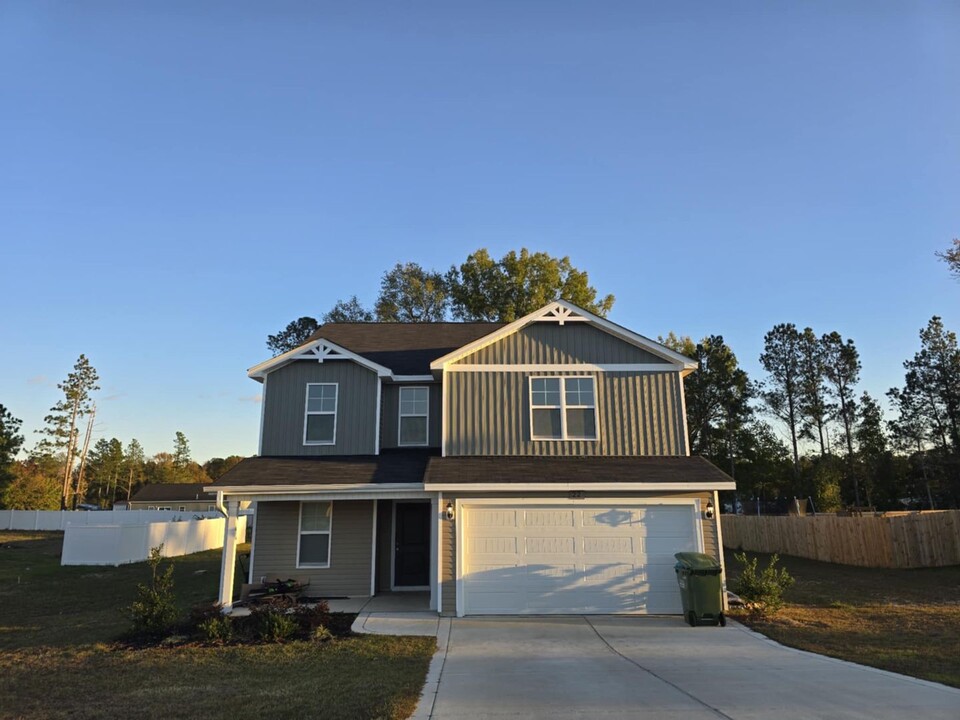 22 Terrier Ct in Parkton, NC - Building Photo