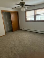 8611 W Summerdale Ave, Unit 1 in Chicago, IL - Building Photo