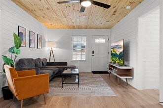 3002 Brinwood Ave in Austin, TX - Building Photo - Building Photo