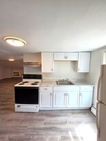 22 Johnson St, Unit 3F in Pawtucket, RI - Building Photo