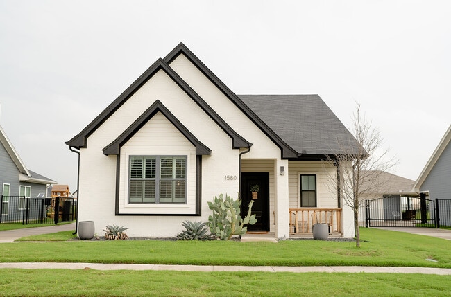 property at 1580 Lizzie Ln