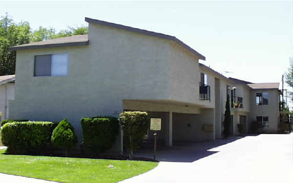 121 S Walnut St in Anaheim, CA - Building Photo - Building Photo