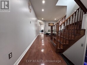 43 Thornbush Blvd in Brampton, ON - Building Photo - Building Photo