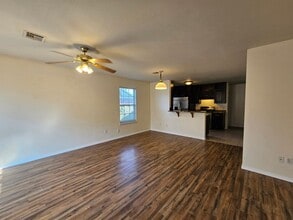 1205 Meadow Lake Dr in Noble, OK - Building Photo - Building Photo