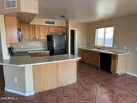 7205 S 39th Dr in Phoenix, AZ - Foto de edificio - Building Photo