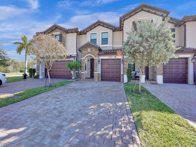 property at 5327 Santa Maria Ave